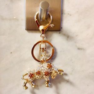 🆕crystal bull key chain/Key ring pendant